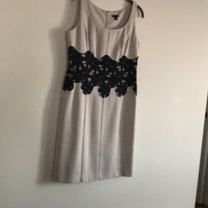 Sleeveless dress